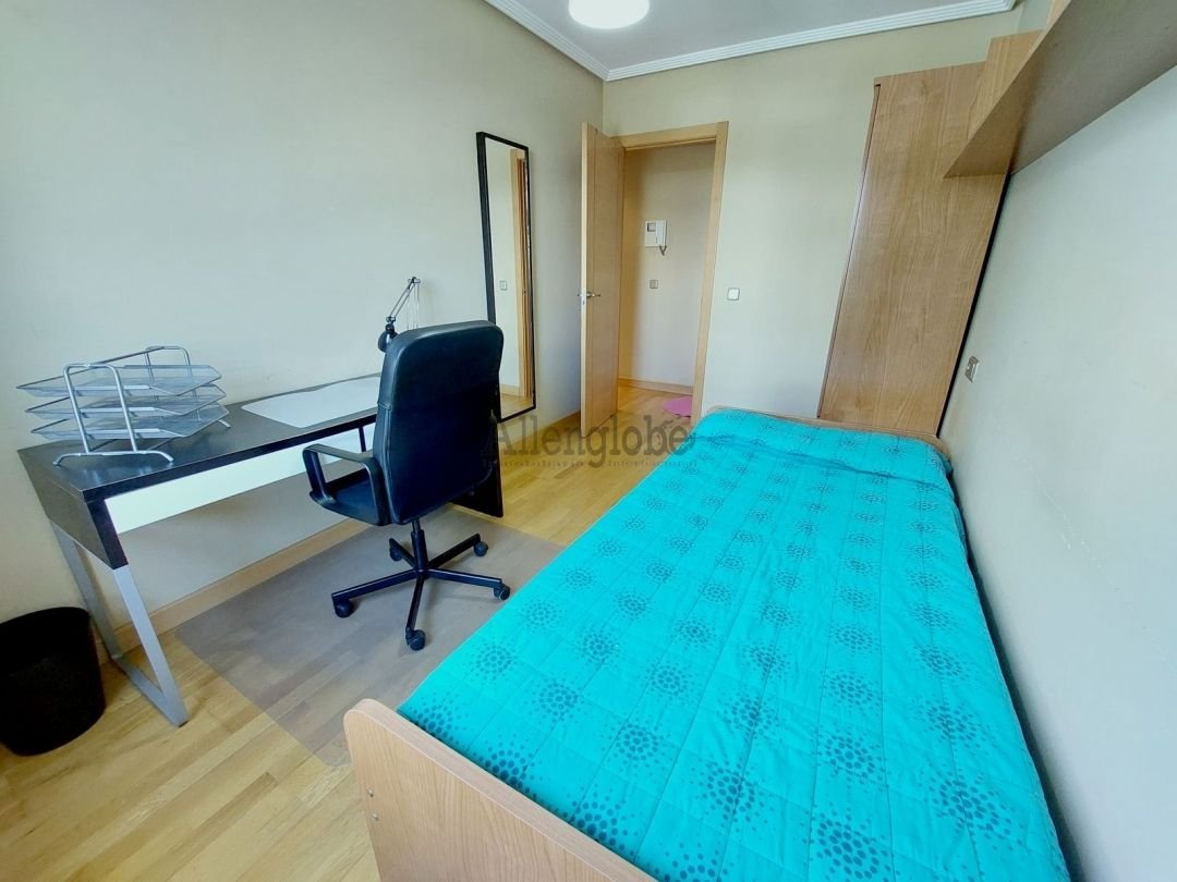 Piso de 58 m² en Oviedo