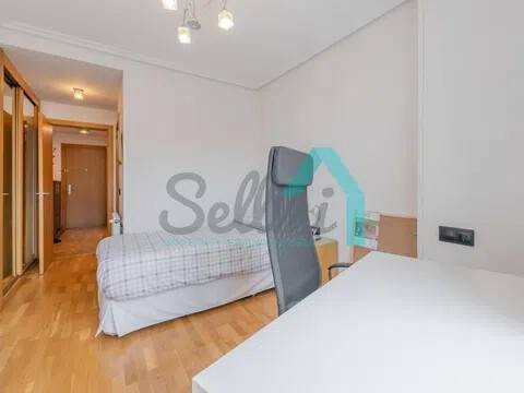 Piso de 67 m² en Oviedo