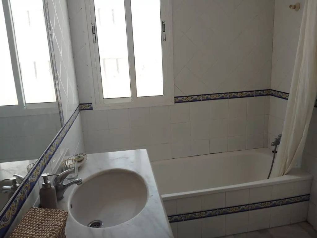 Casa de 200 m² en Brenes