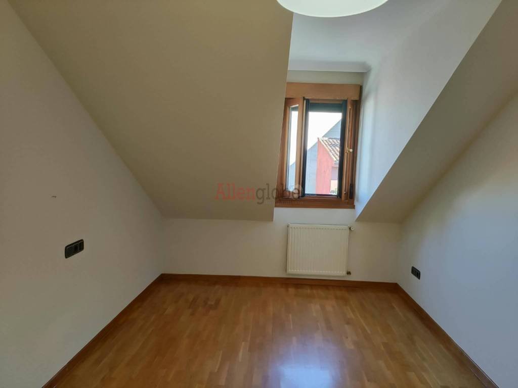 Pis de 58 m² a Oviedo