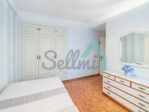 Piso de 107 m² en Oviedo