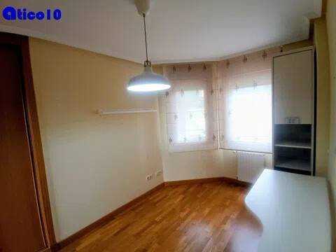 Pis de 92 m² a Oviedo