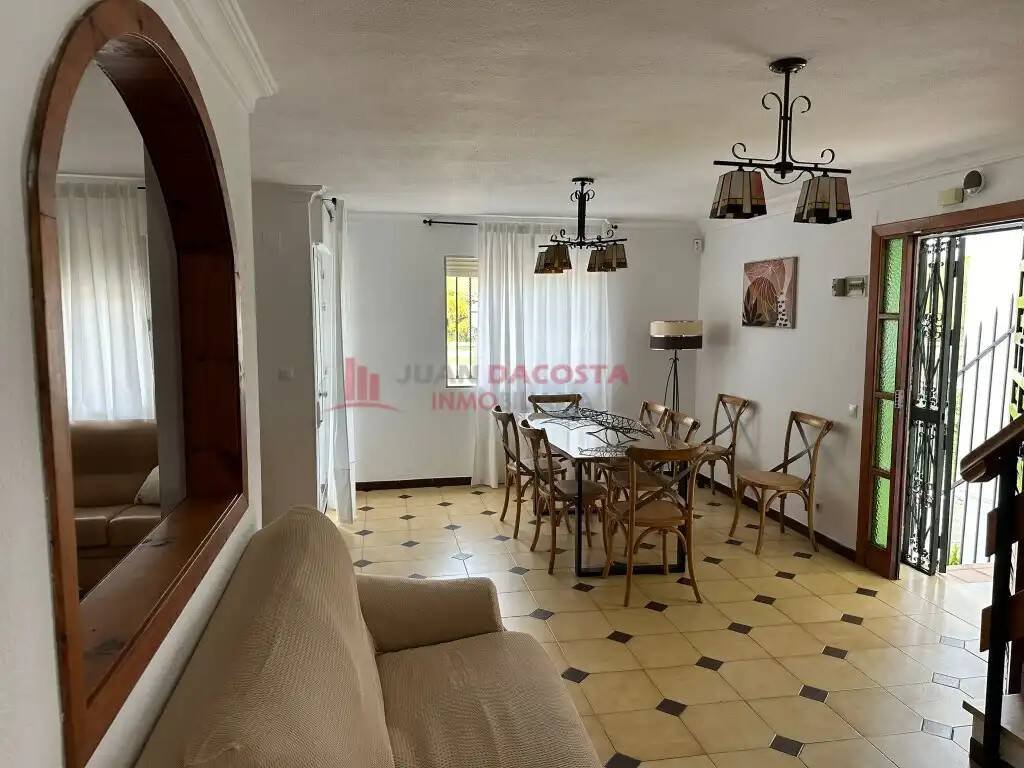 Casa de 140 m² en Lepe