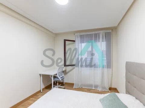 Piso de 66 m² en Oviedo