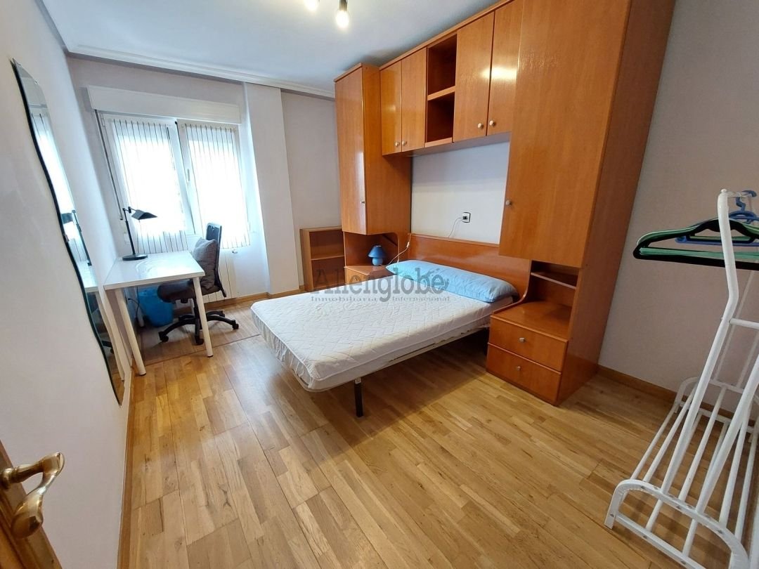 Piso de 108 m² en Oviedo