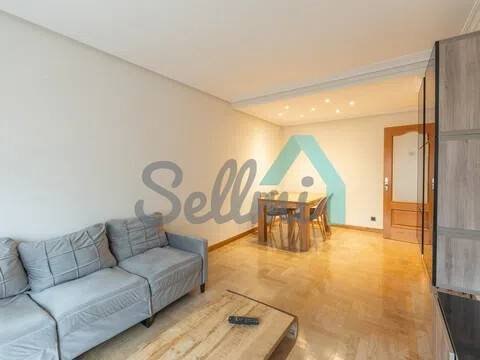 Flat 86 m² in Oviedo