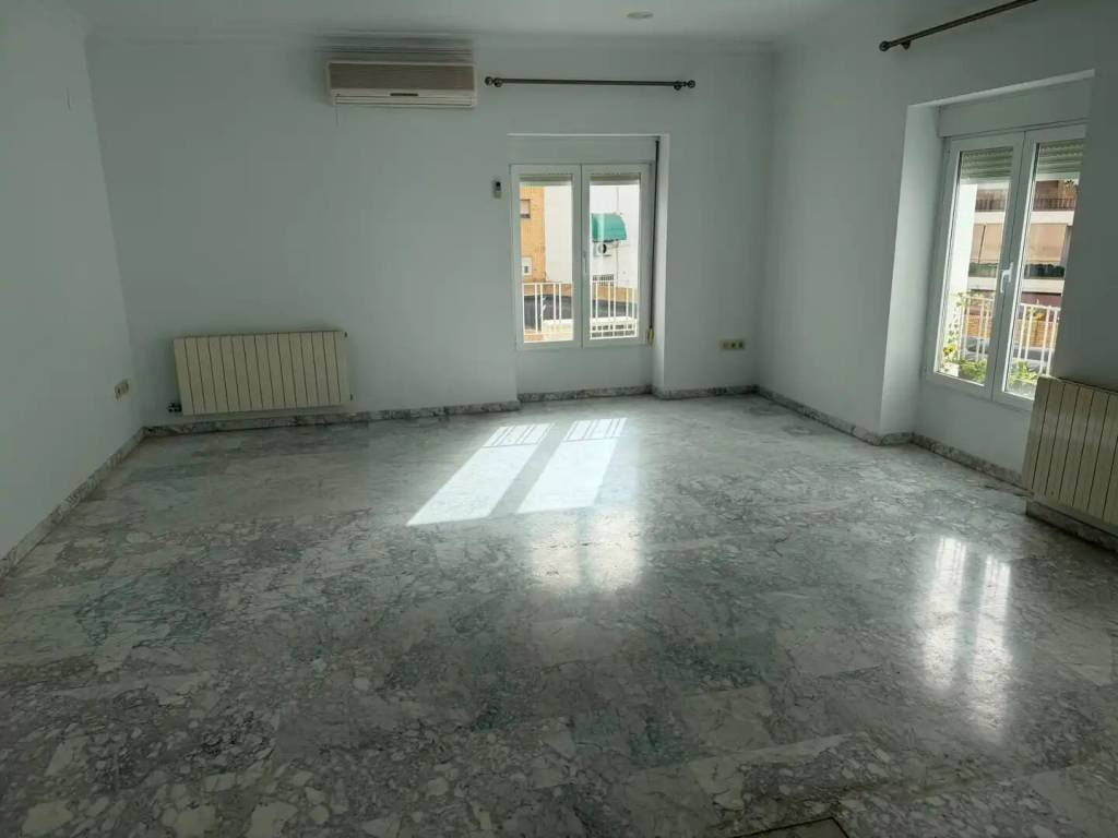 Piso de 130 m² en Granada