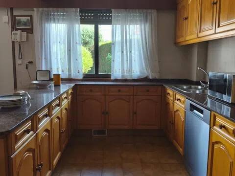 Casa de 280 m² en Oleiros