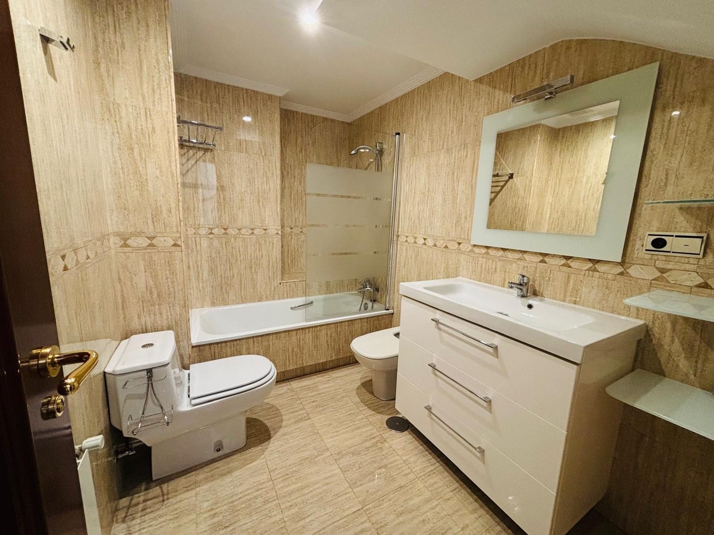 Piso de 140 m² en Granada