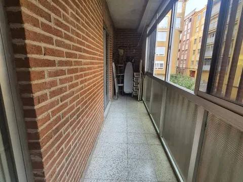 Room 100 m², Ávila