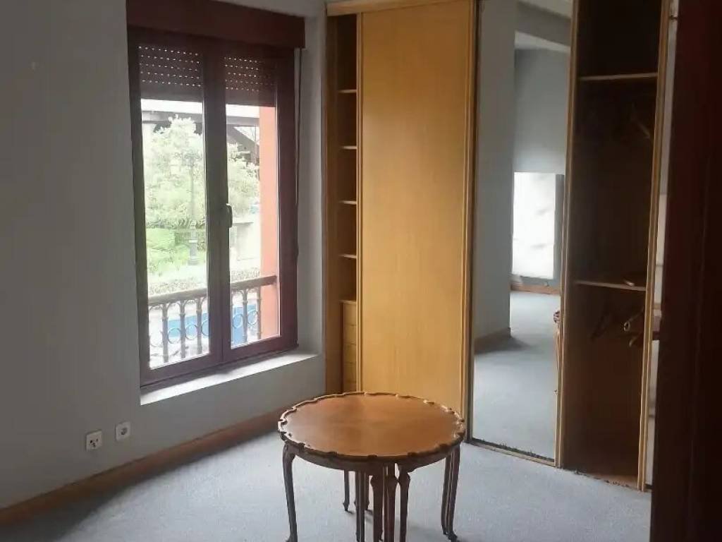 Piso de 160 m² en Oviedo