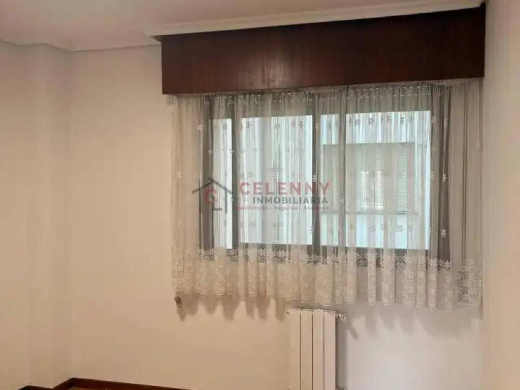Piso de 90 m² en Ourense
