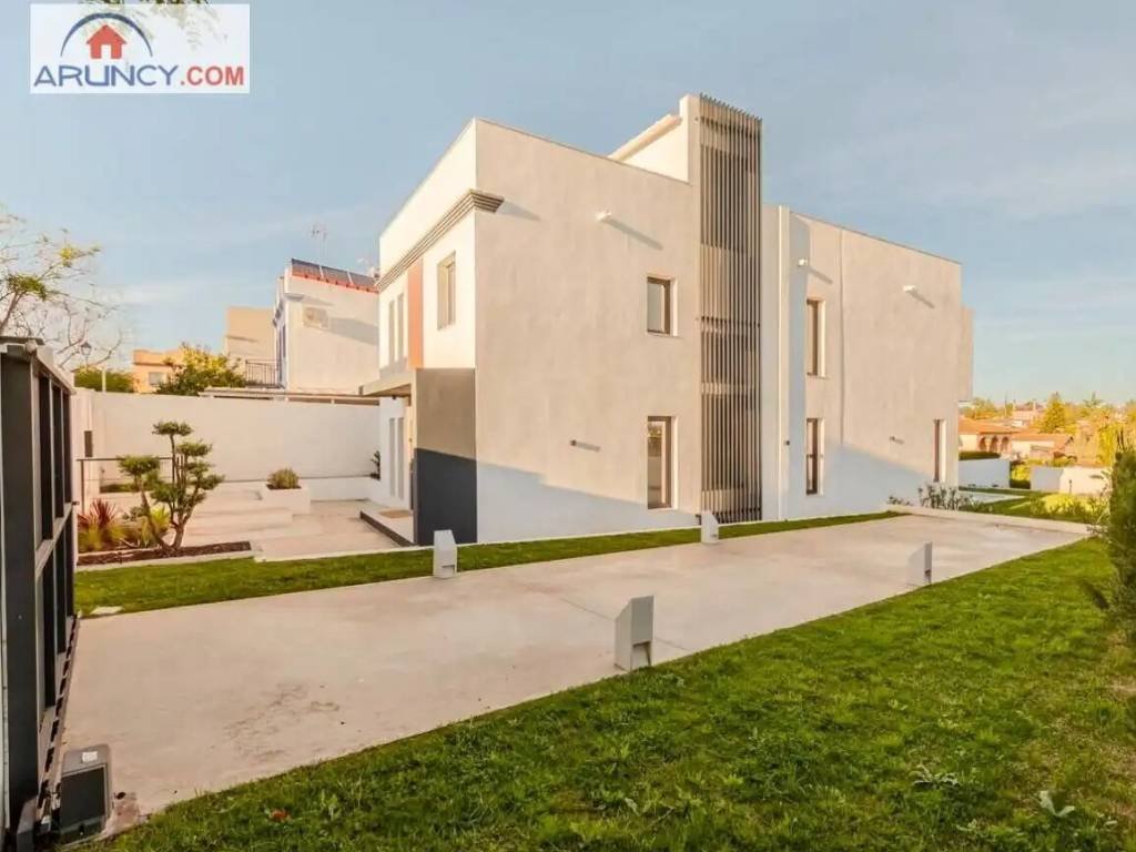 Casa de 322 m² en Mairena del Aljarafe