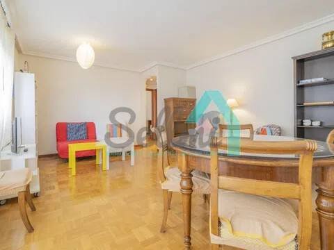 Wohnung 90 m² in Oviedo