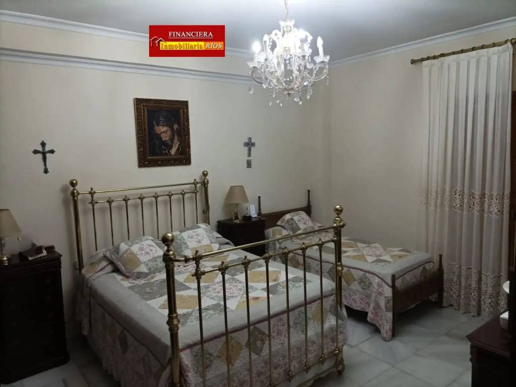 Casa de 350 m² en Alcalá de Guadaíra