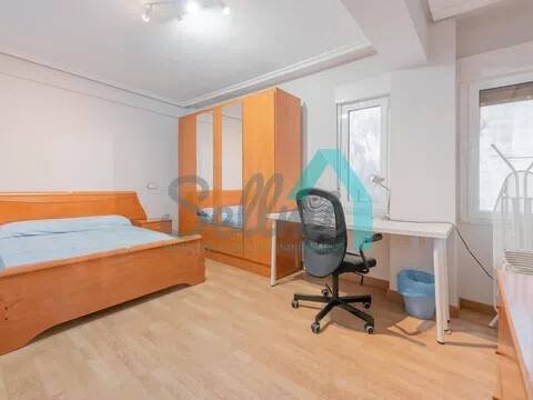 Piso de 120 m² en Oviedo