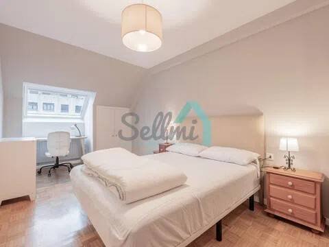 Piso de 84 m² en Oviedo