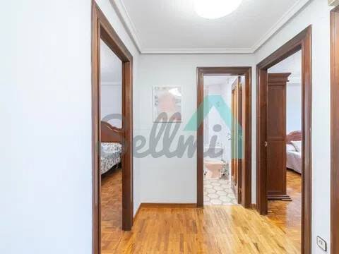 Piso de 107 m² en Oviedo