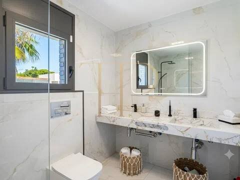 Casa de 350 m² en Castelldefels