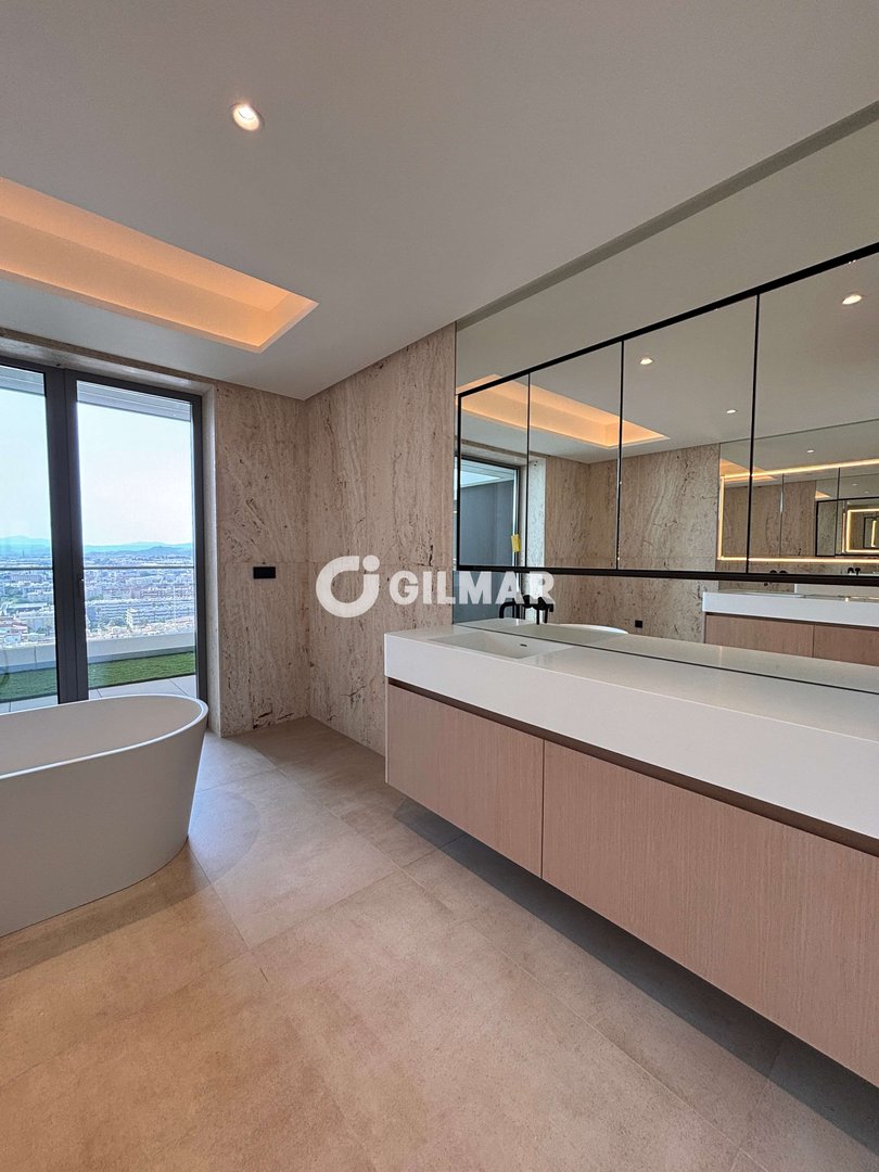 Wohnung 309 m² in Málaga
