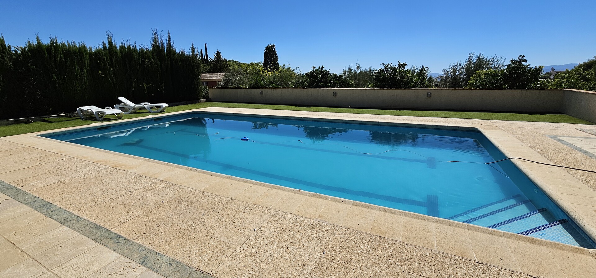 Piso de 1500 m² en Totana