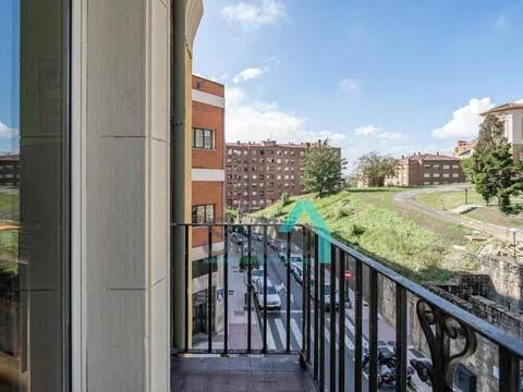 Piso de 106 m² en Oviedo