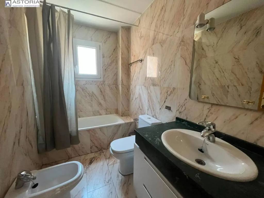 Piso de 120 m² en Granada