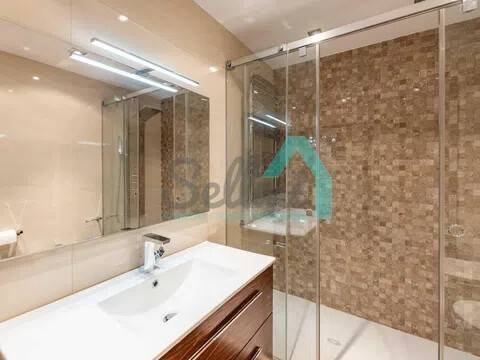 Piso de 131 m² en Oviedo