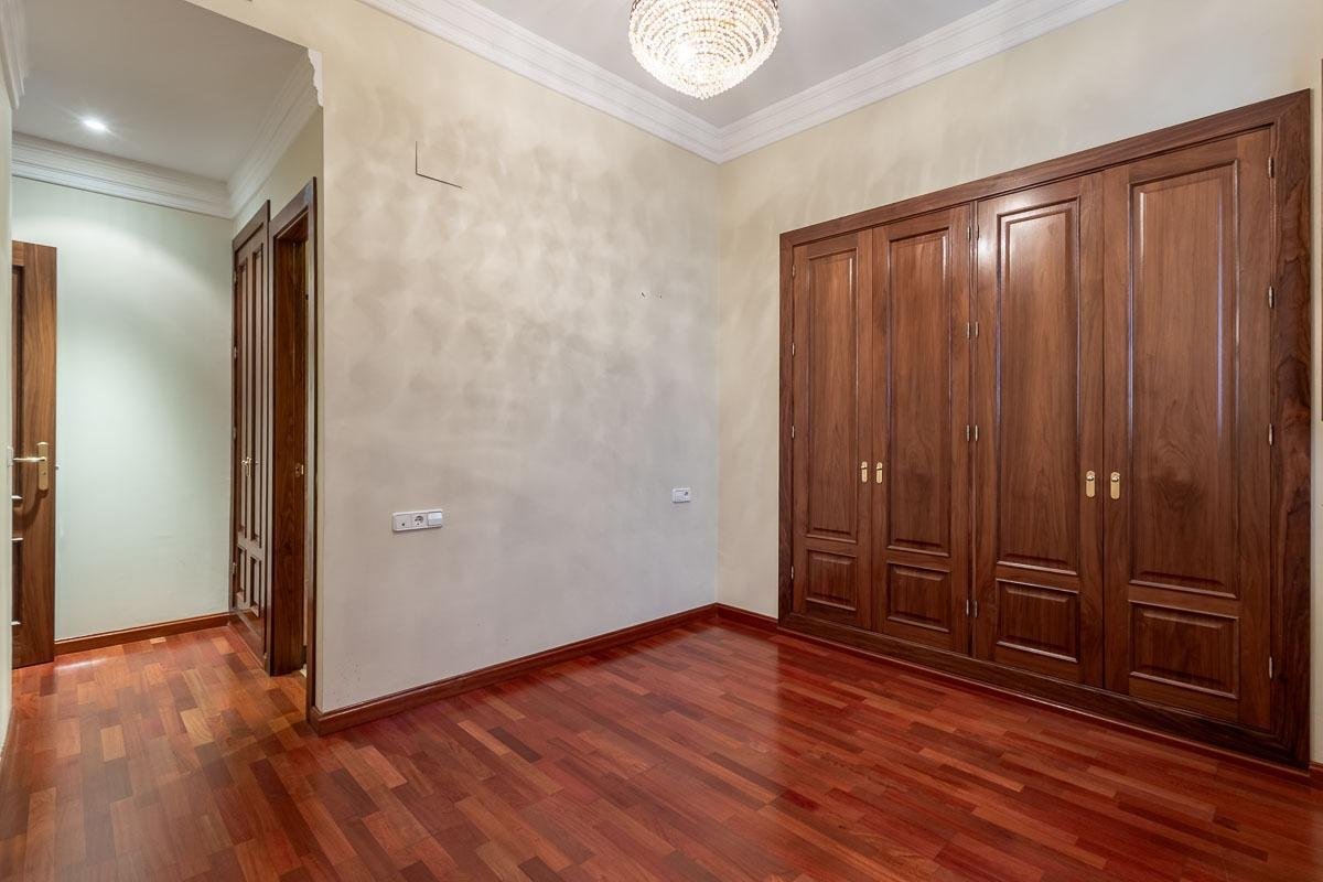 Piso de 140 m² en Granada