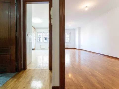 Wohnung 96 m² in Gijón / Xixón