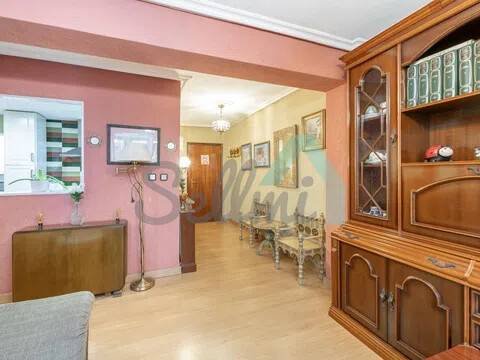 Piso de 80 m² en Oviedo