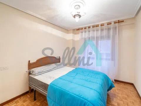 Piso de 105 m² en Oviedo