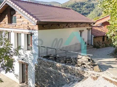 Casa de 200 m² en Mieres