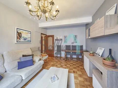 Piso de 84 m² en Oviedo