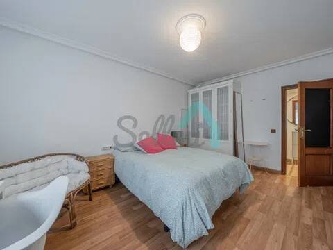 Piso de 96 m² en Oviedo