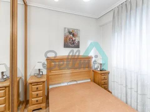 Piso de 80 m² en Oviedo