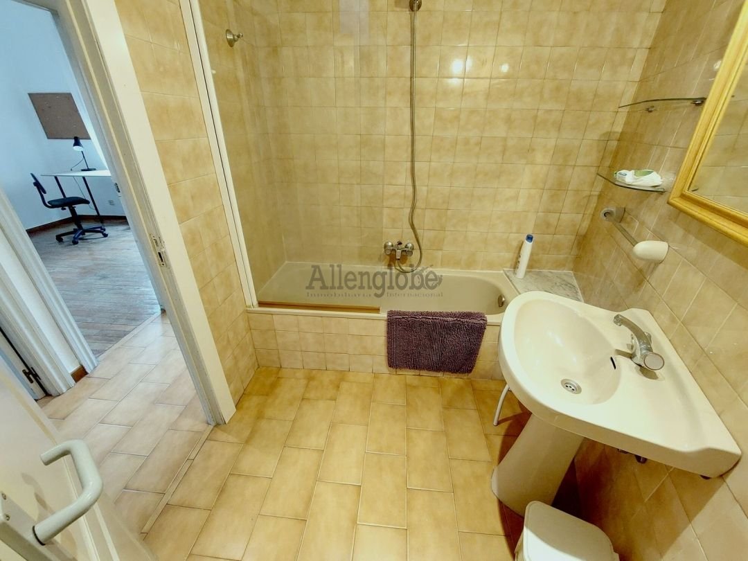 Piso de 99 m² en Oviedo