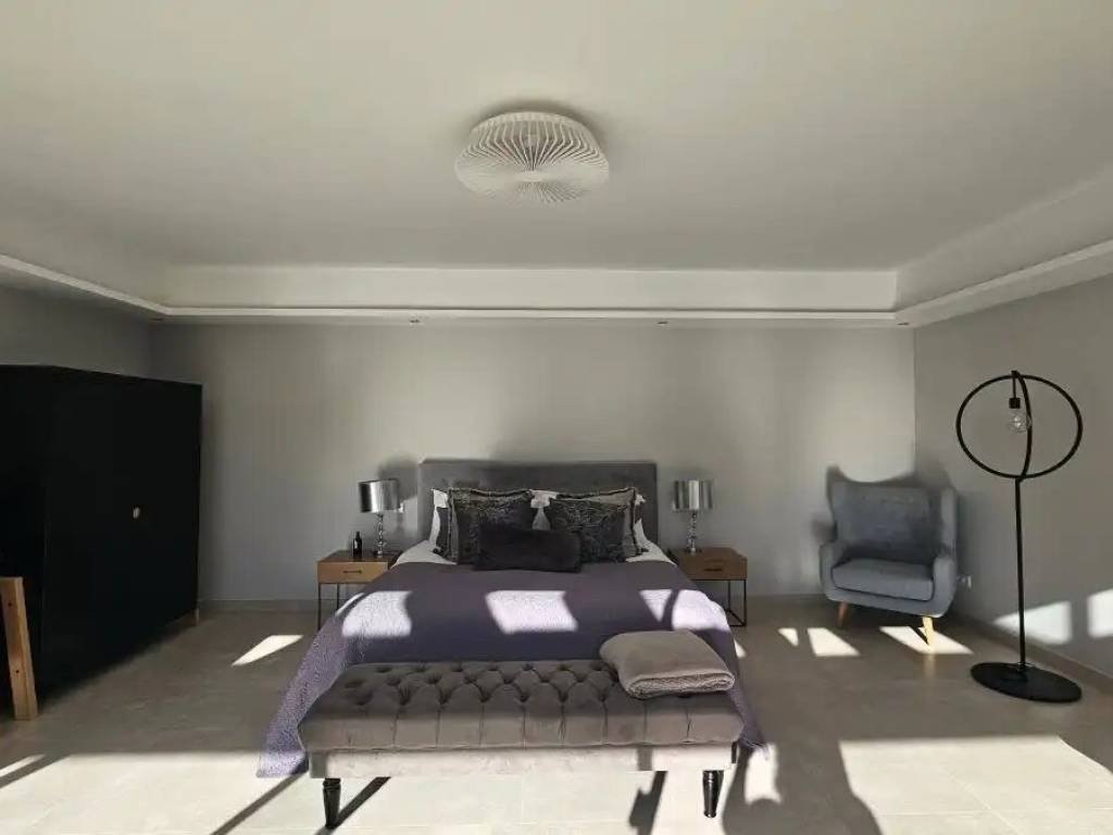 Maison 678 m² à San Roque