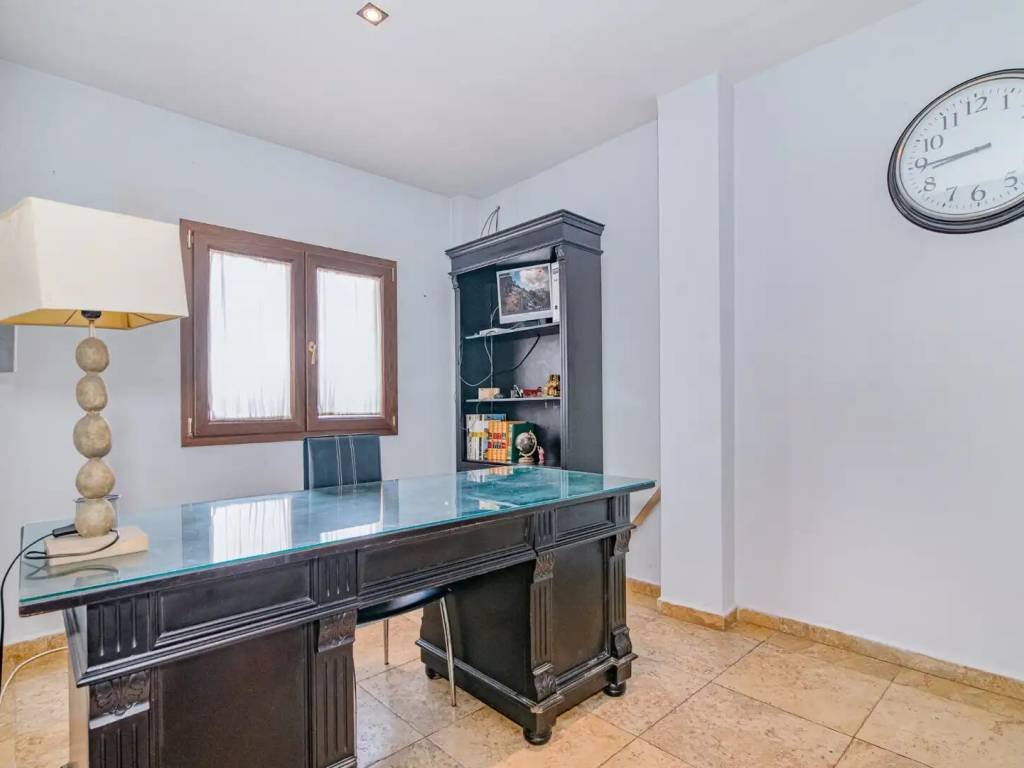 Casa de 350 m² en Las Gabias