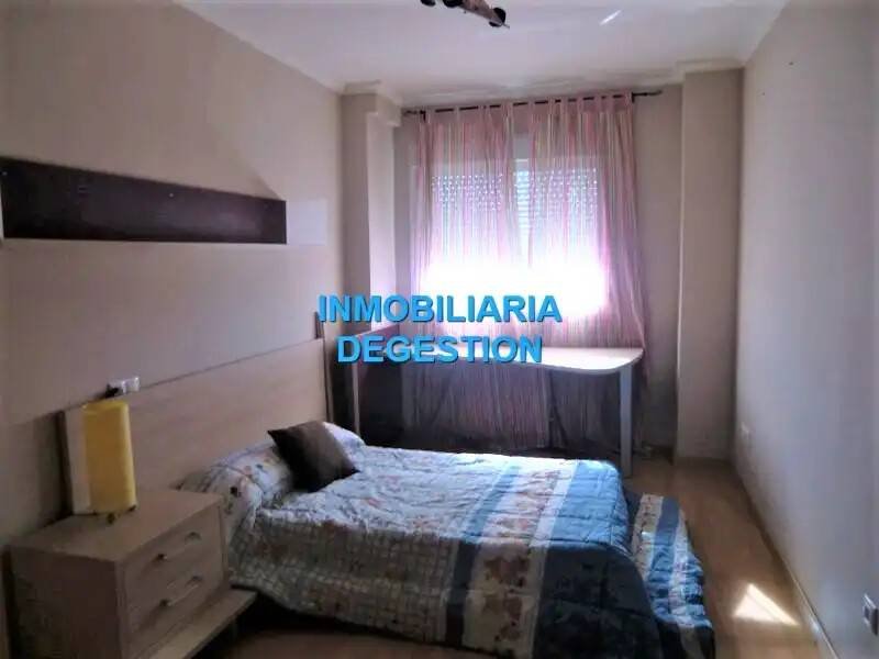 Piso de 105 m² en Linares