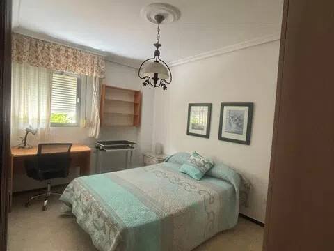 Piso de 80 m² en Sevilla