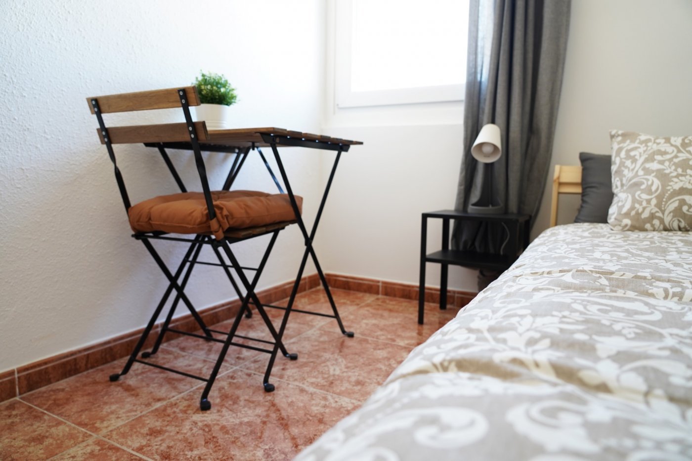 Zimmer 89 m², Valencia