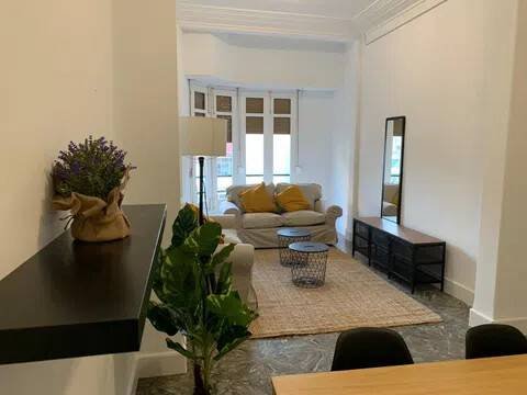Zimmer 120 m², Valencia