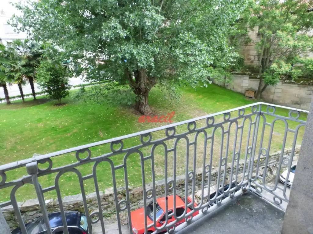 Piso de 93 m² en Ourense
