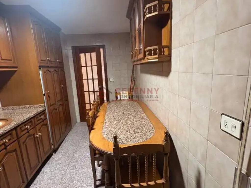 Piso de 90 m² en Ourense