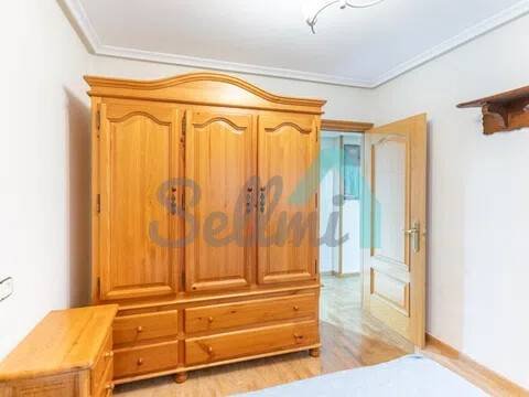 Piso de 80 m² en Oviedo