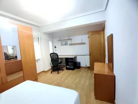Piso de 120 m² en Oviedo