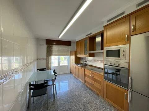 Piso de 120 m² en Narón