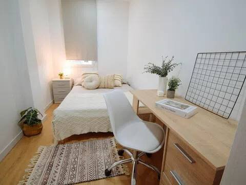 Habitación 140 m², Lérida