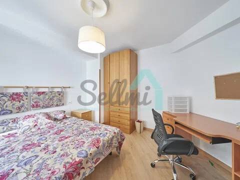Piso de 82 m² en Oviedo